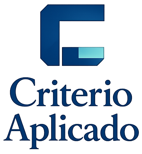 Logotipo de criterio aplicado, una C grande con las palabras Criterio Aplicado debajo